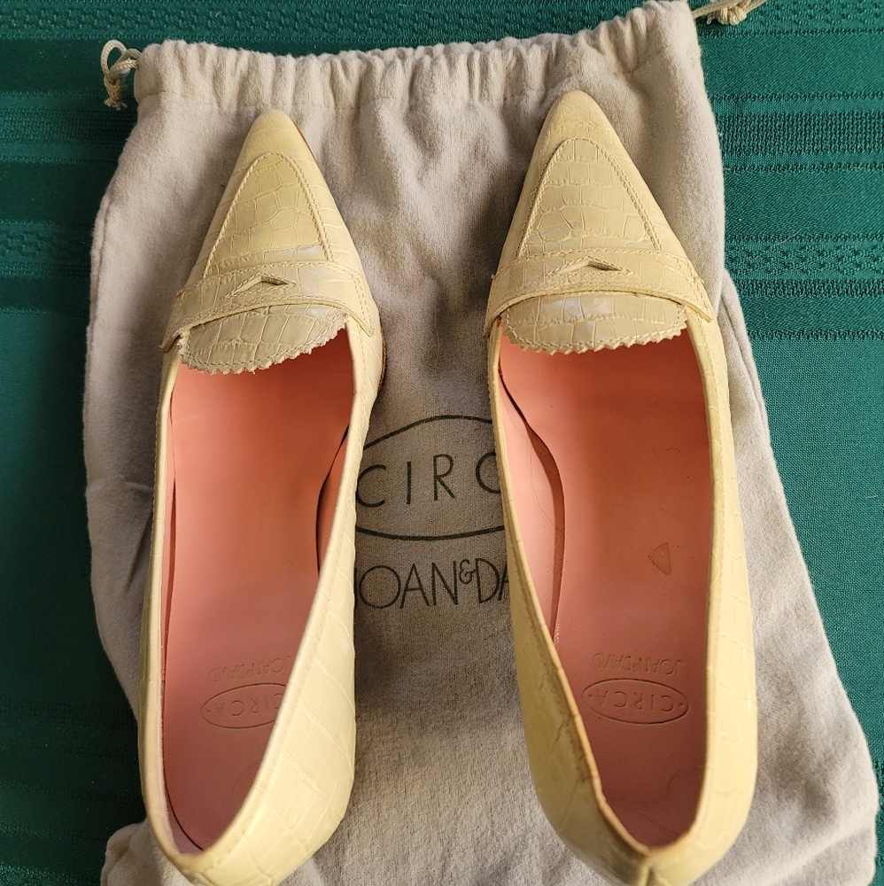 Joan & David kitten heel shoes